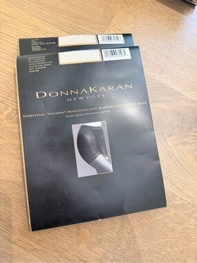 Vintage Donna Karan New York Sheer Satin pantyhose in Palomino ( light nude)
